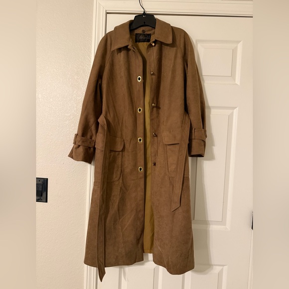 Albrechts Jackets & Blazers - Classic Brown Women's Trench Coat - Vintage